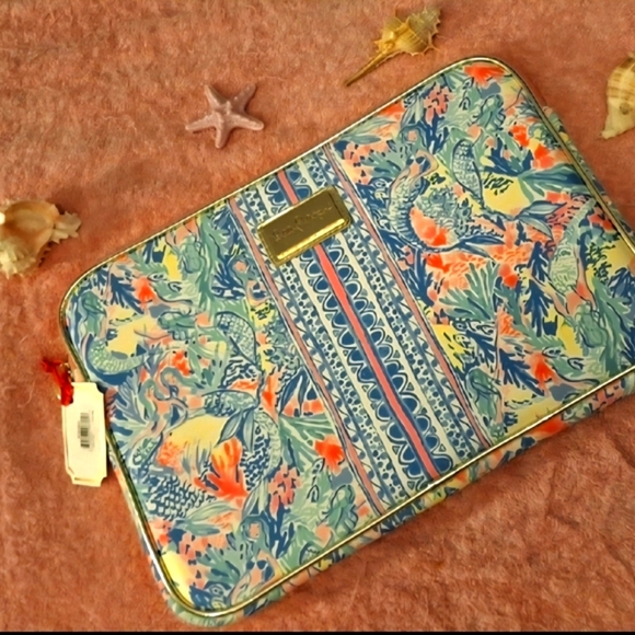 Lilly Pulitzer Bag - Computer Sleeve NWT in Mermaid Cove - Picture 1 of 13